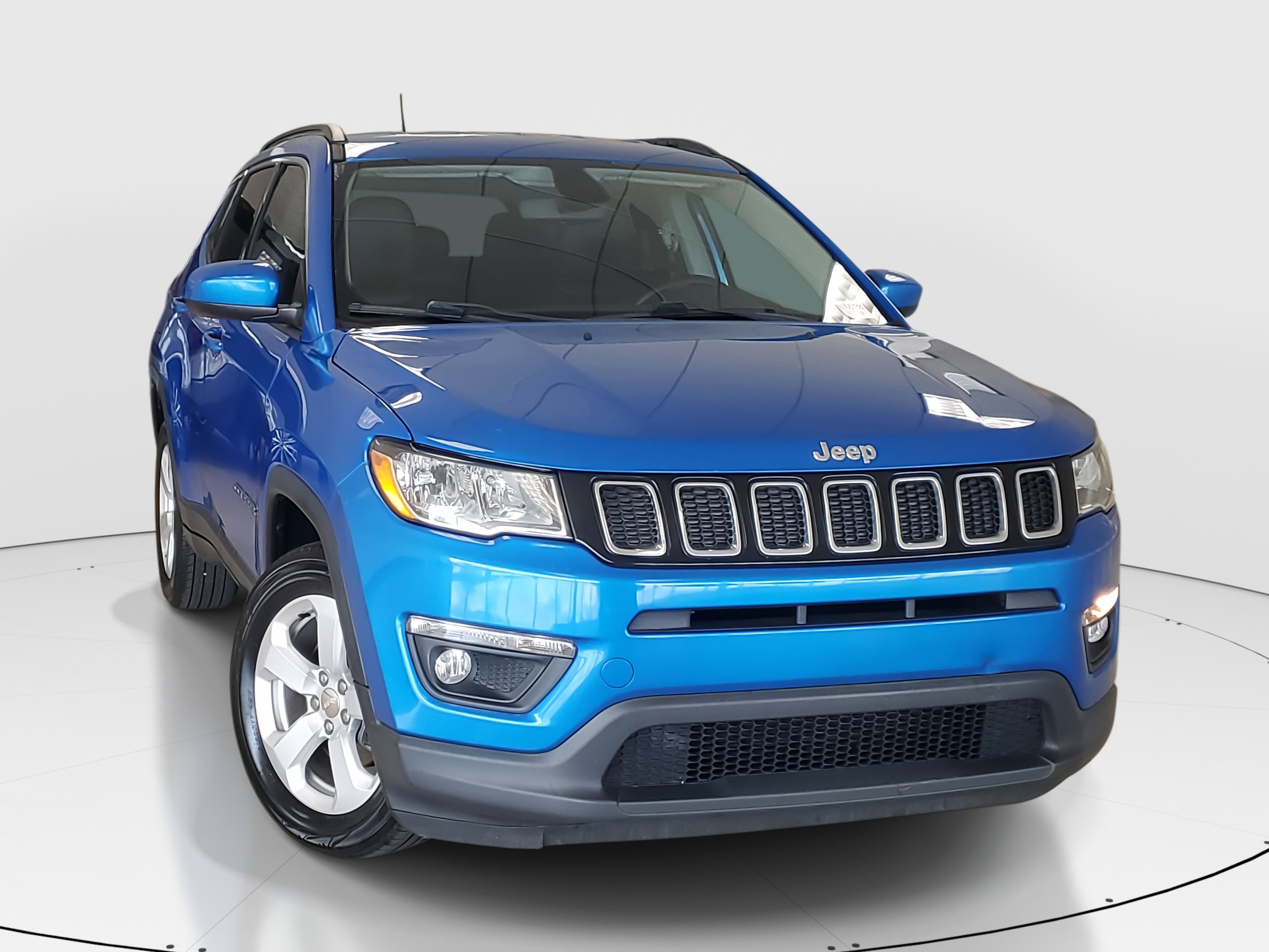 2019 Jeep Compass Latitude photo 3