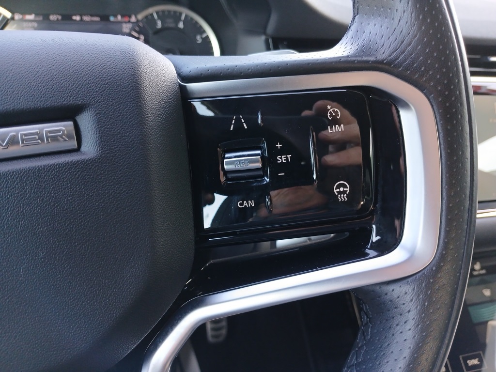 2022 Land Rover Range Rover Evoque R-Dynamic SE photo 16