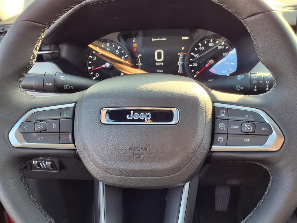 2025 Jeep Compass Limited photo 11