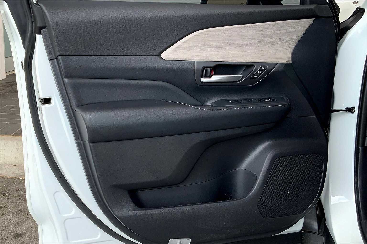 2024 Toyota Grand Highlander Platinum photo 19