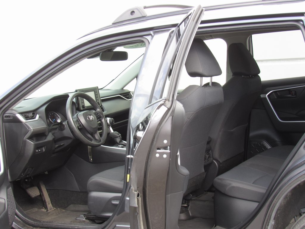 2022 Toyota RAV4 Hybrid LE photo 6