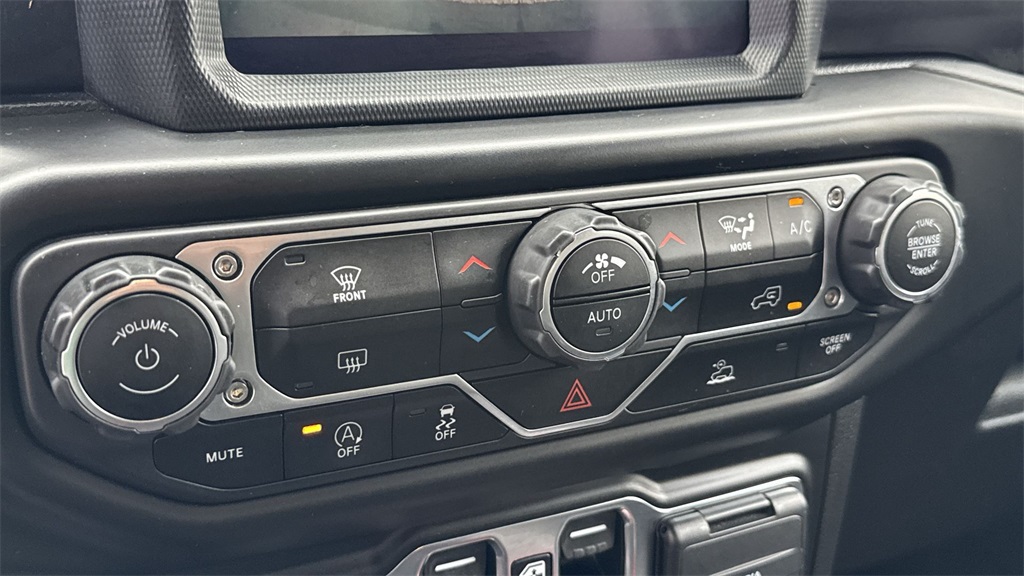 2021 Jeep Wrangler Unlimited Sahara Altitude photo 48