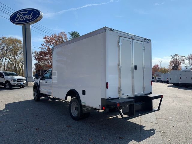 2024 Ford F-450 photo 3