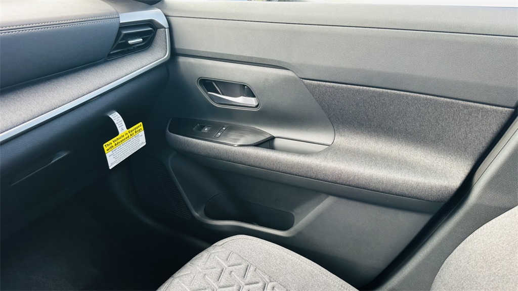 2026 Nissan Kicks SV photo 23
