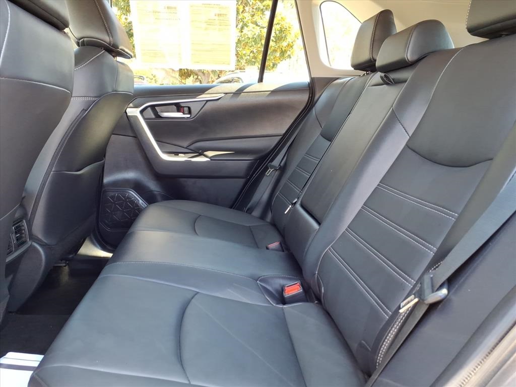 2023 Toyota RAV4 XLE Premium photo 11