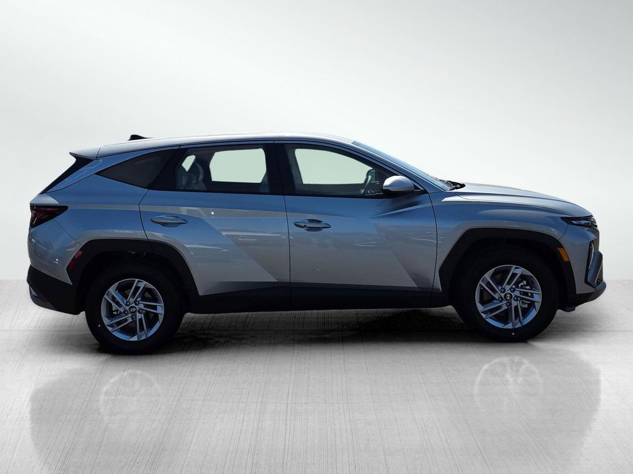 2025 Hyundai Tucson SE photo 5