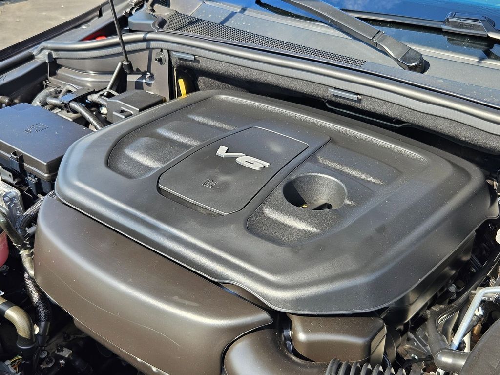 2019 Jeep Grand Cherokee Laredo Altitude photo 32