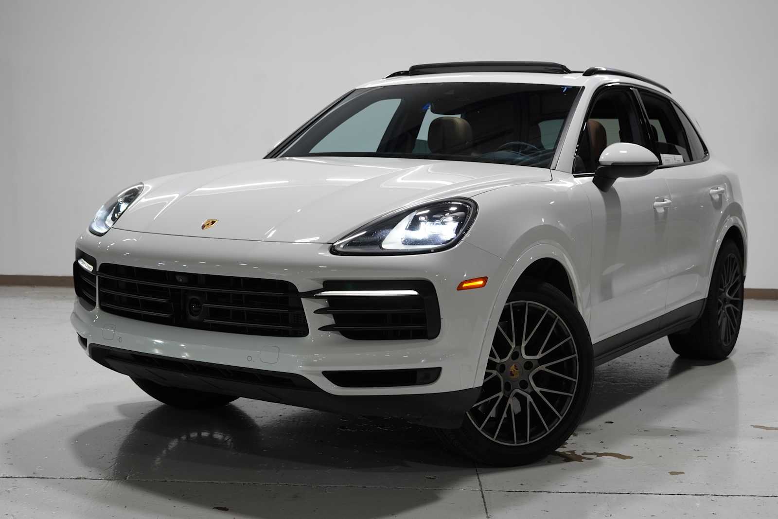 2023 Porsche Cayenne Base's photo