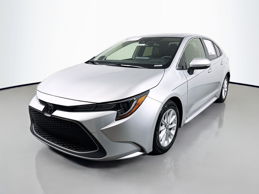 2022 Toyota Corolla XLE photo 3