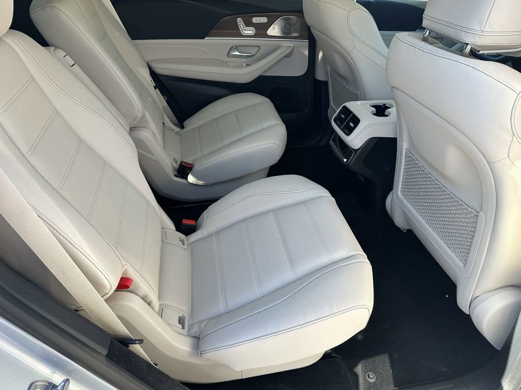 2025 Mercedes Benz GLS 450 4MATIC photo 18