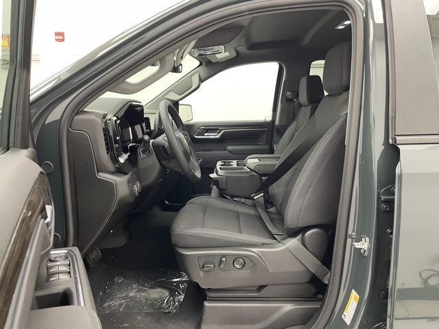 2026 Chevrolet Silverado 1500 LT photo 2