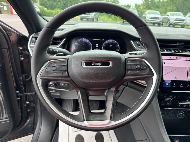2025 Jeep Grand Cherokee Limited photo 14