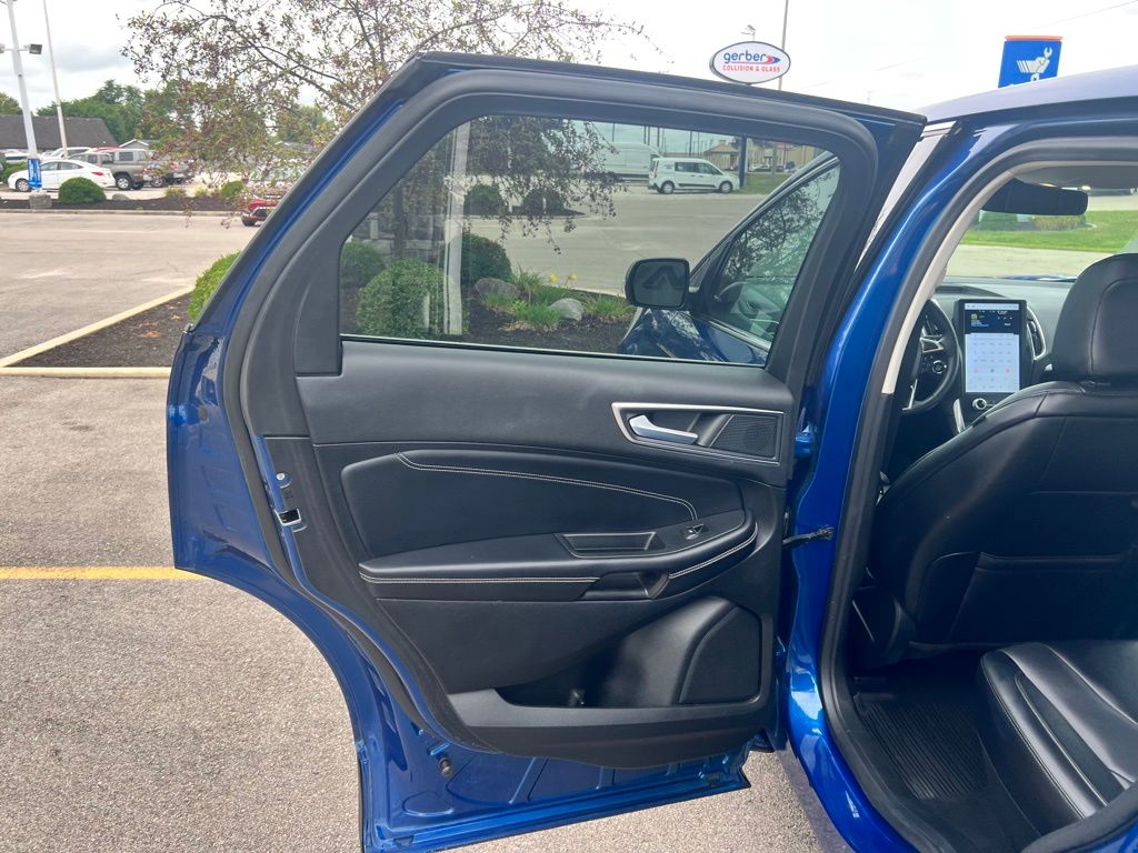 2022 Ford Edge Titanium photo 23