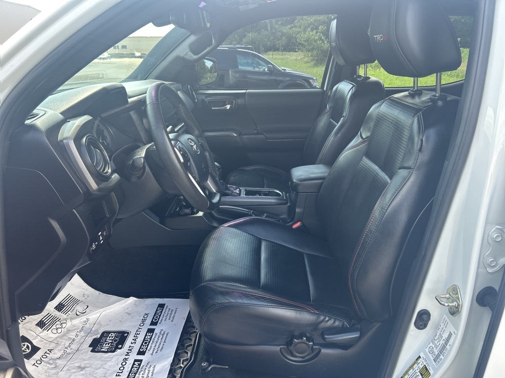 2019 Toyota Tacoma TRD Pro photo 11