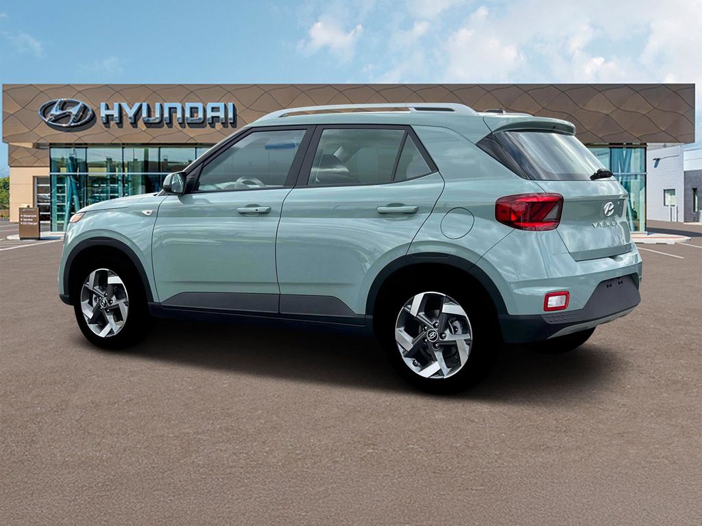 2025 Hyundai Venue SEL photo 4