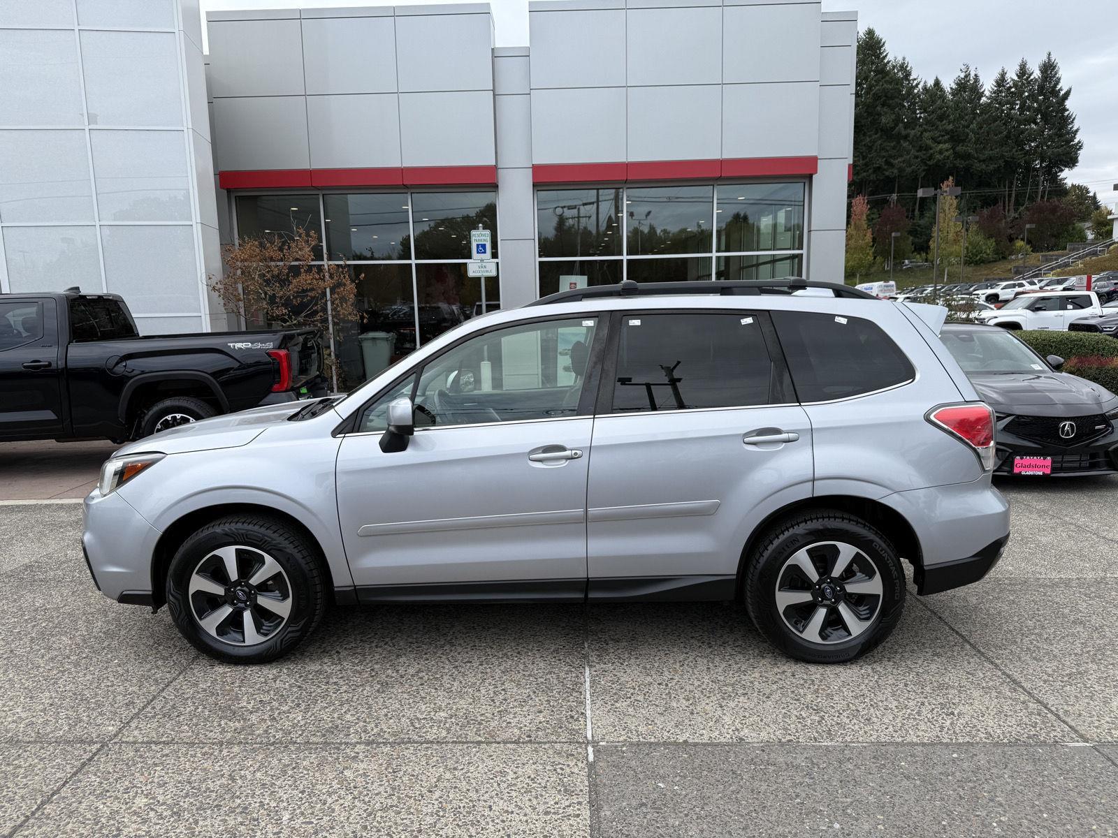 2017 Subaru Forester Limited photo 2