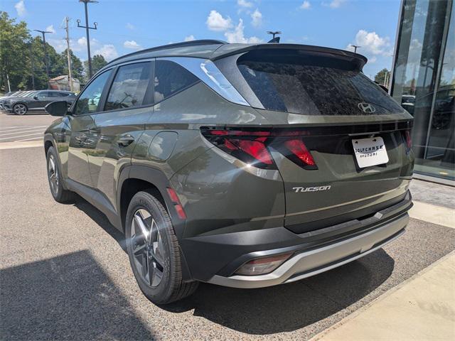 New 2025 Green Hyundai SEL FWD image 3