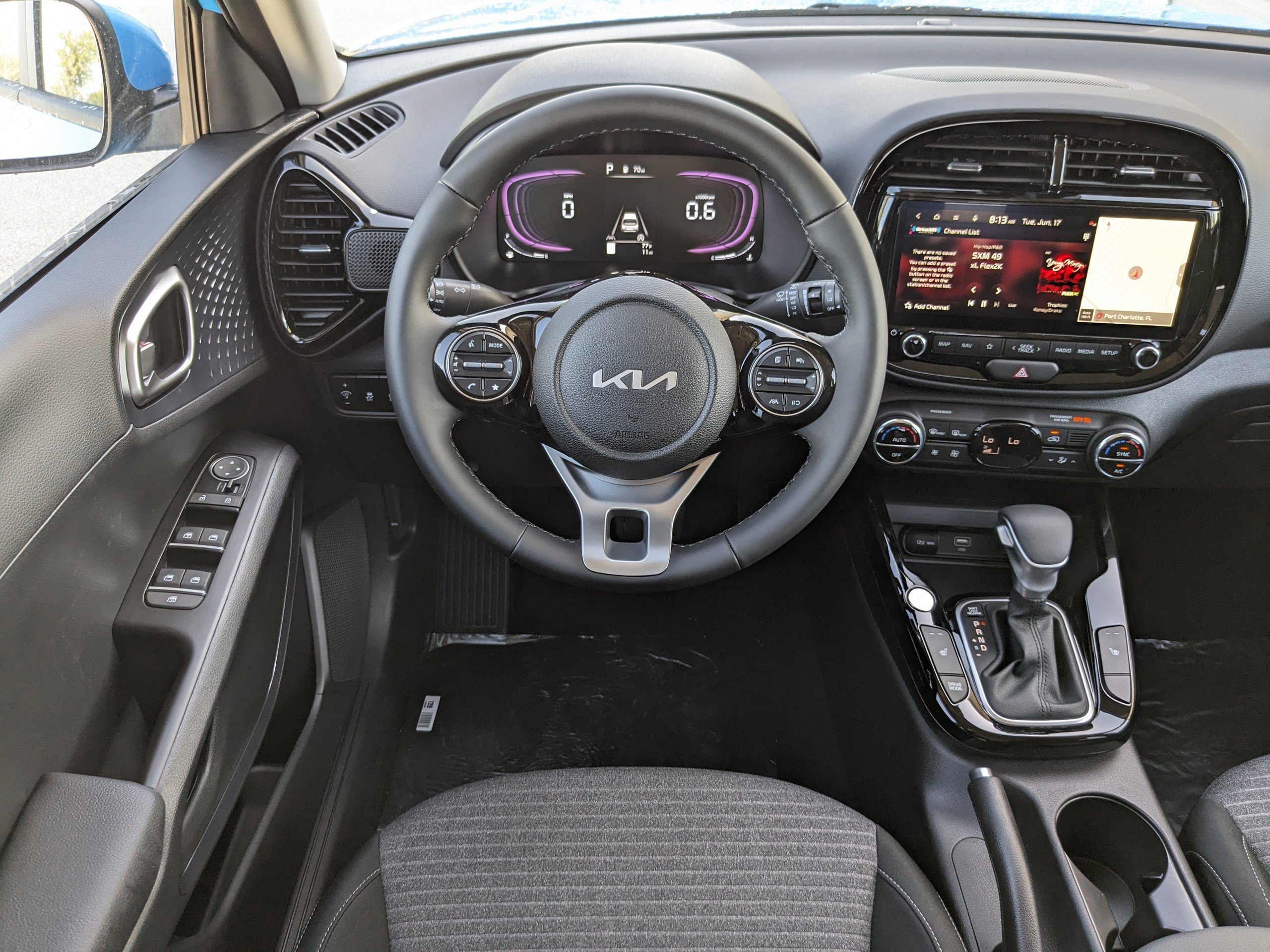 2025 Kia Soul EX photo 17