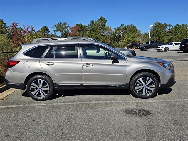 2019 Subaru Outback 2.5i Limited photo 3