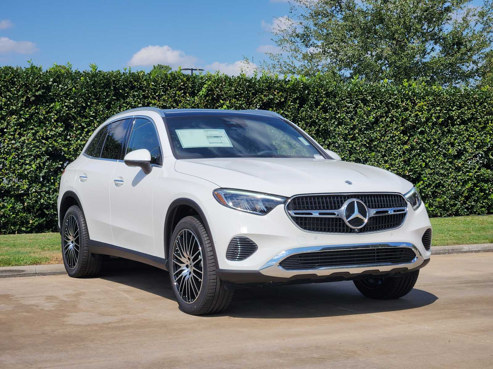2026 Mercedes Benz GLC 300 4MATIC photo 2