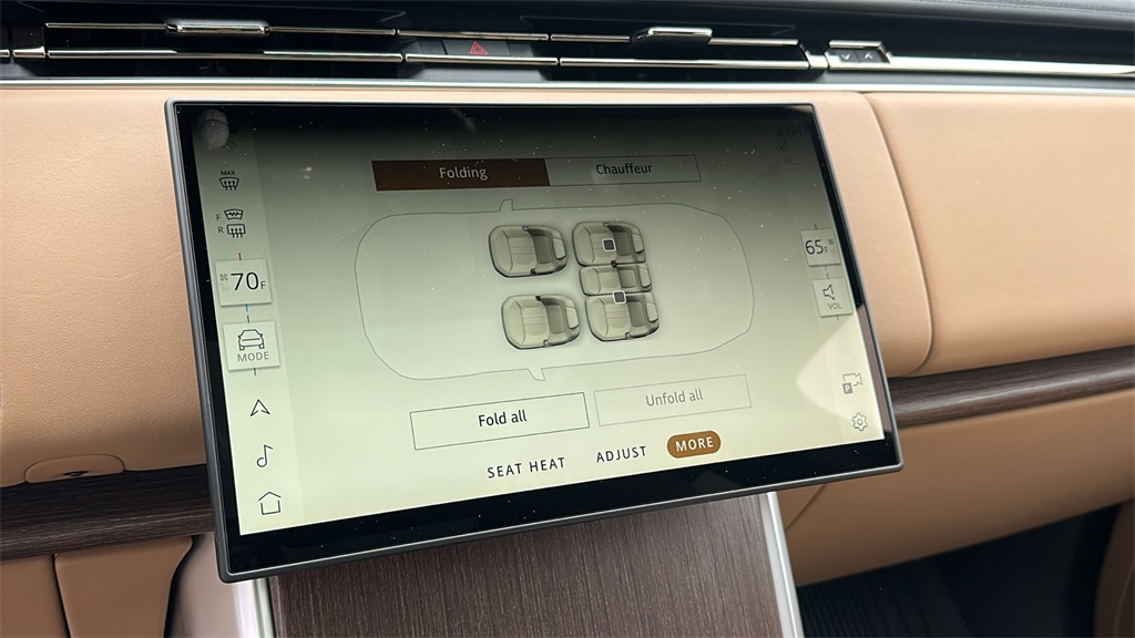 2025 Land Rover Range Rover SE photo 18