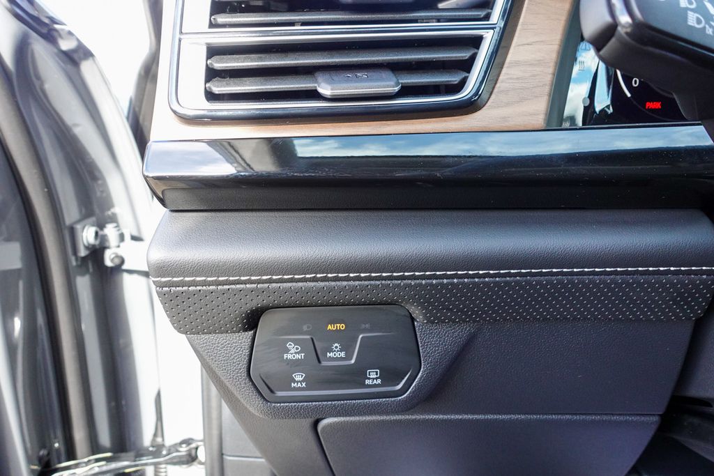 2026 Volkswagen Atlas SE Technology photo 22