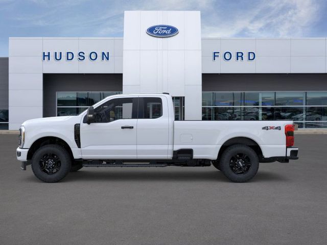 2025 Ford F-350 XL photo 3
