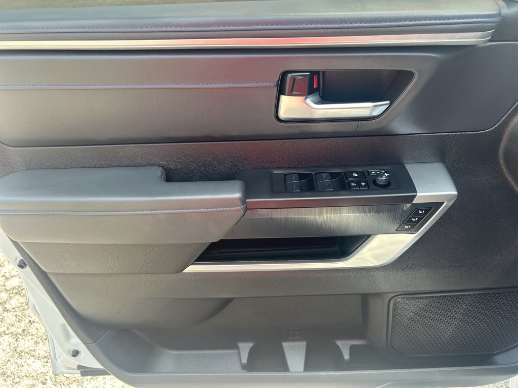 2023 Toyota Sequoia photo 12