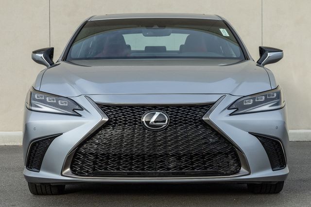 2023 Lexus ES 300h F SPORT Handling photo 3
