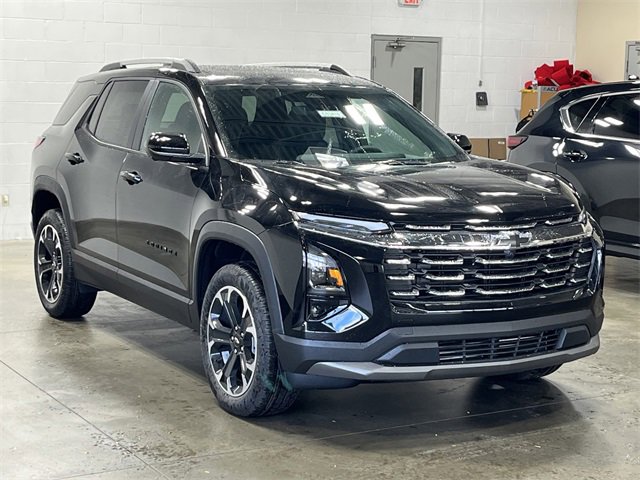 2026 Chevrolet Equinox LT photo 2