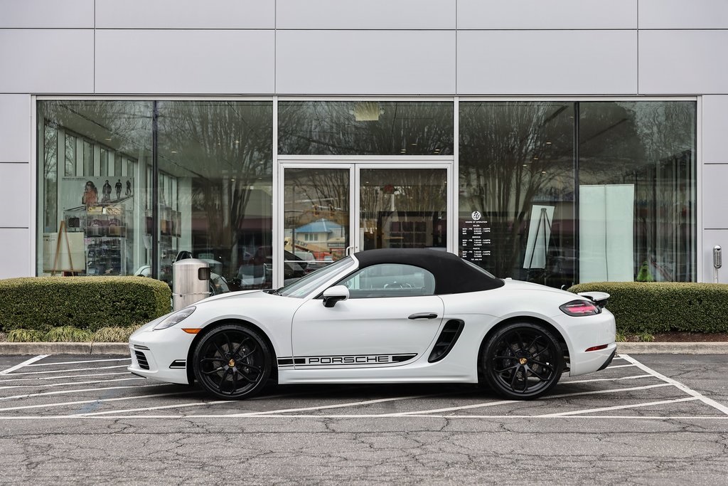 2024 Porsche Boxster photo 2