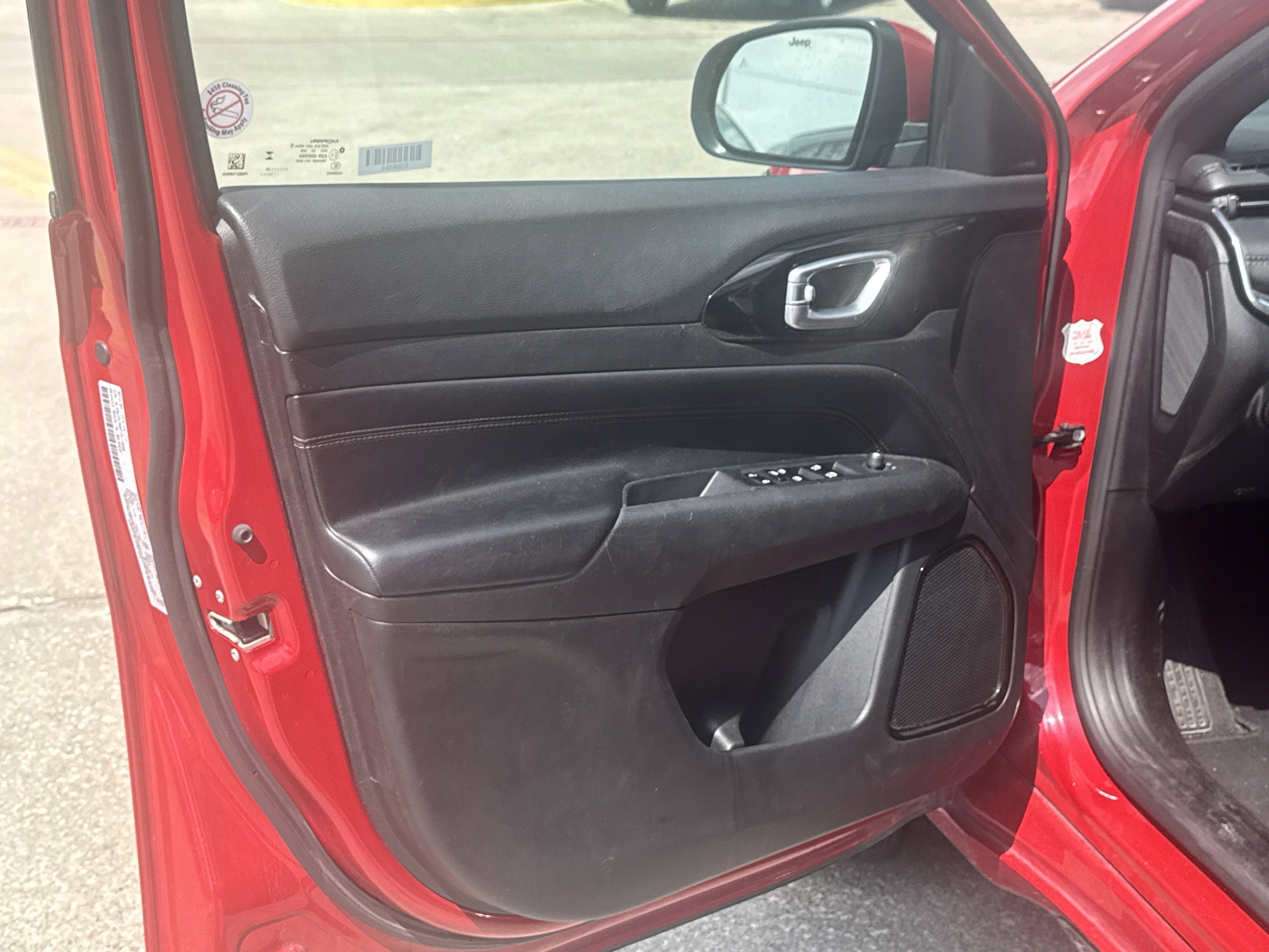 2023 Jeep Compass Limited photo 2
