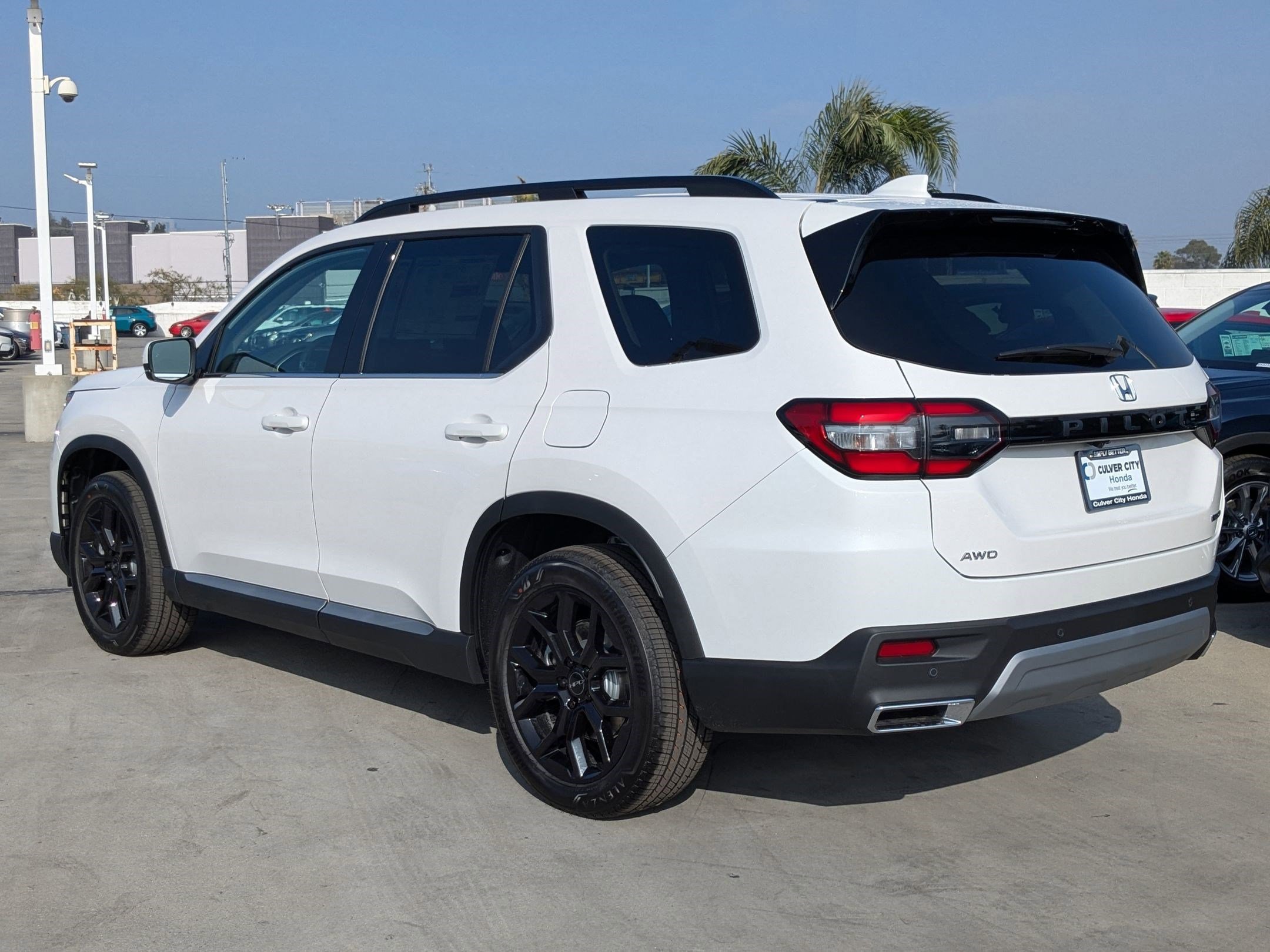 2025 Honda Pilot Touring photo 5