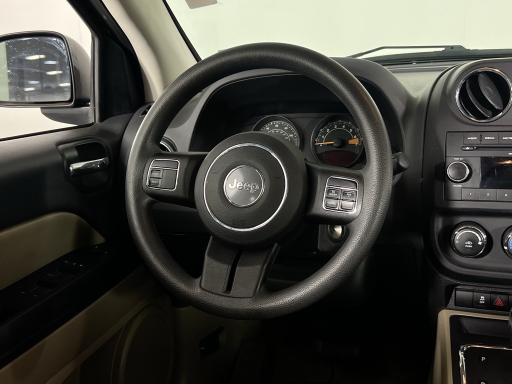 2014 Jeep Compass Sport photo 10