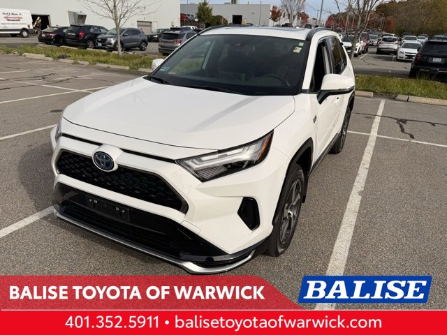 2024 Toyota RAV4 SE's photo