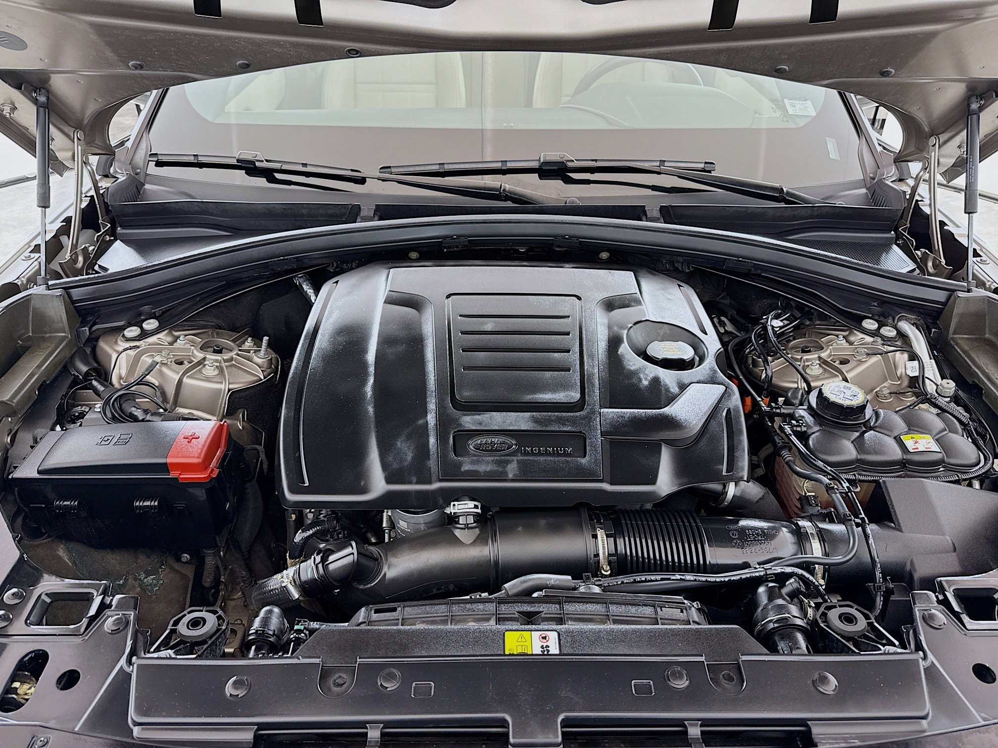 2023 Land Rover Range Rover Velar R-Dynamic S photo 23