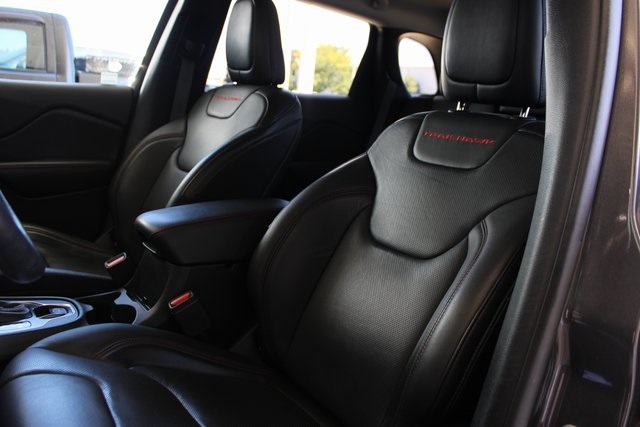2019 Jeep Cherokee Trailhawk photo 28