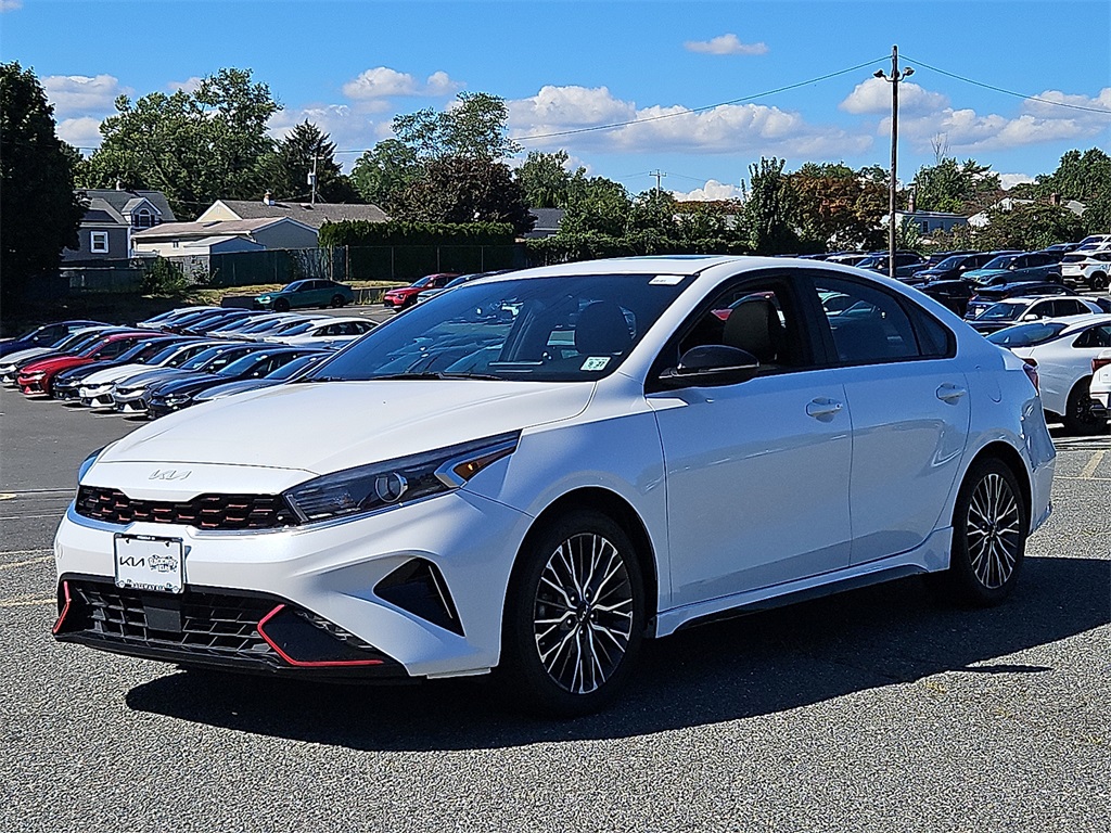 2023 Kia Forte GT-Line photo 3