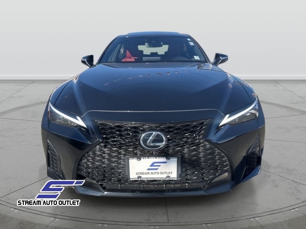 2022 Lexus IS 300 photo 2