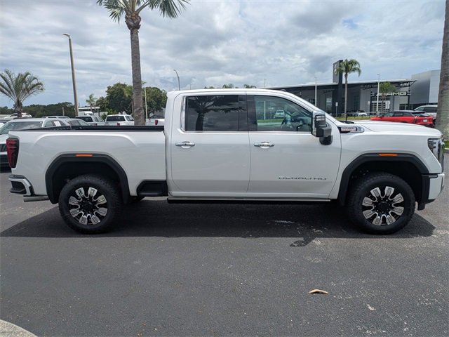 2025 Gmc Sierra 3500 HD Denali photo 3