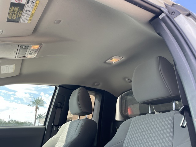 2022 Toyota Tacoma SR5 photo 8