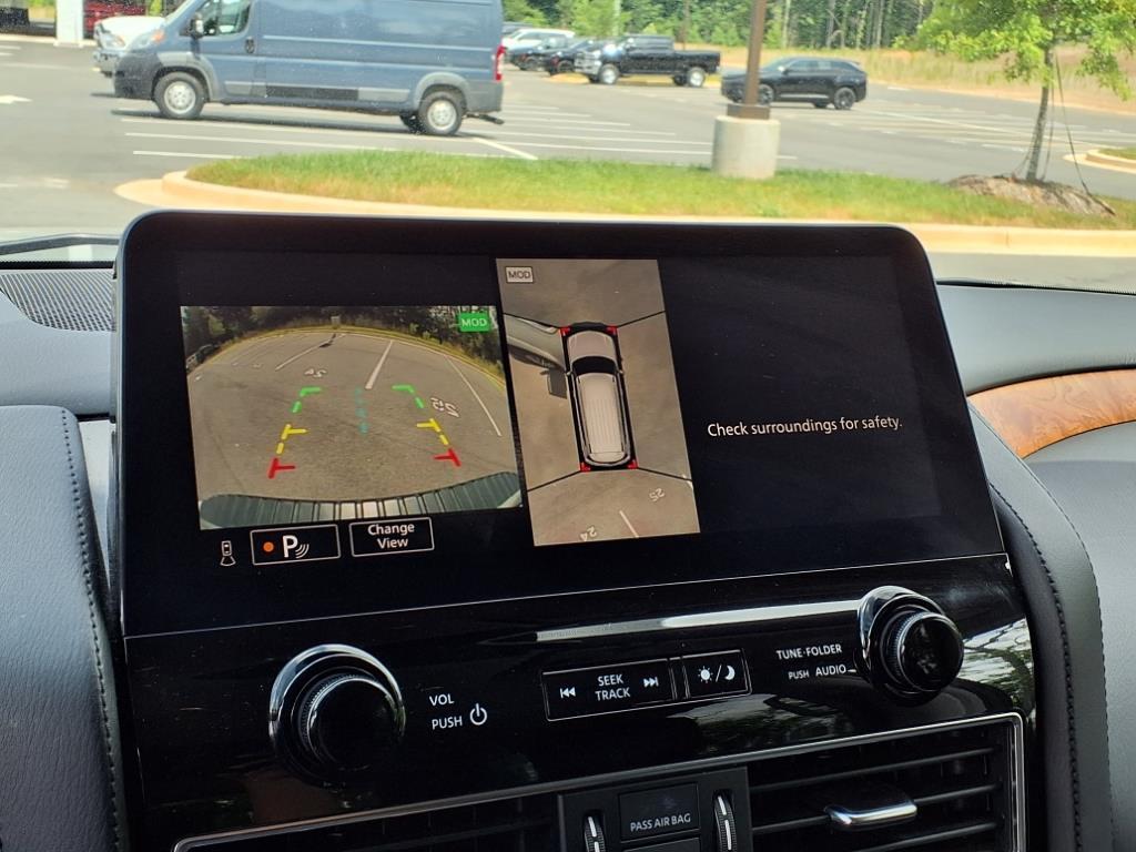 2023 Nissan Armada SL photo 9