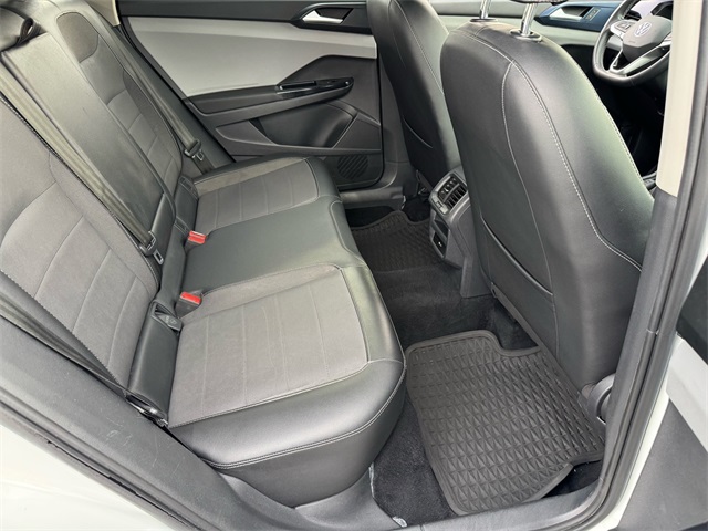 2022 Volkswagen Taos SE photo 12