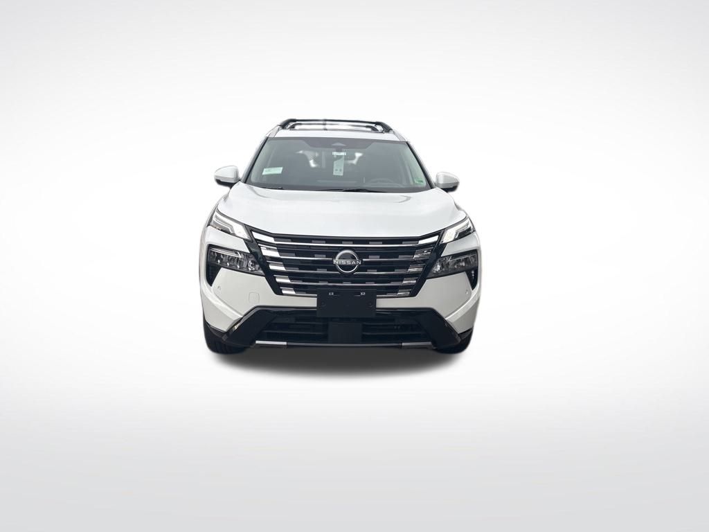 2026 Nissan Rogue Platinum photo 2
