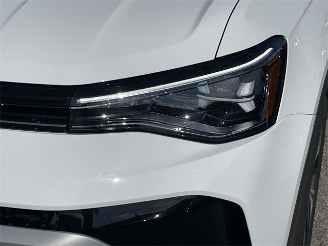 2025 Volkswagen Taos SE photo 9