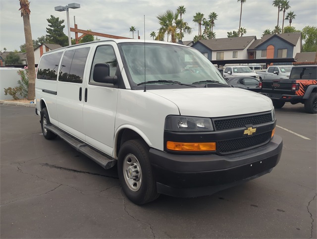 2023 Chevrolet Express Passenger LS's photo