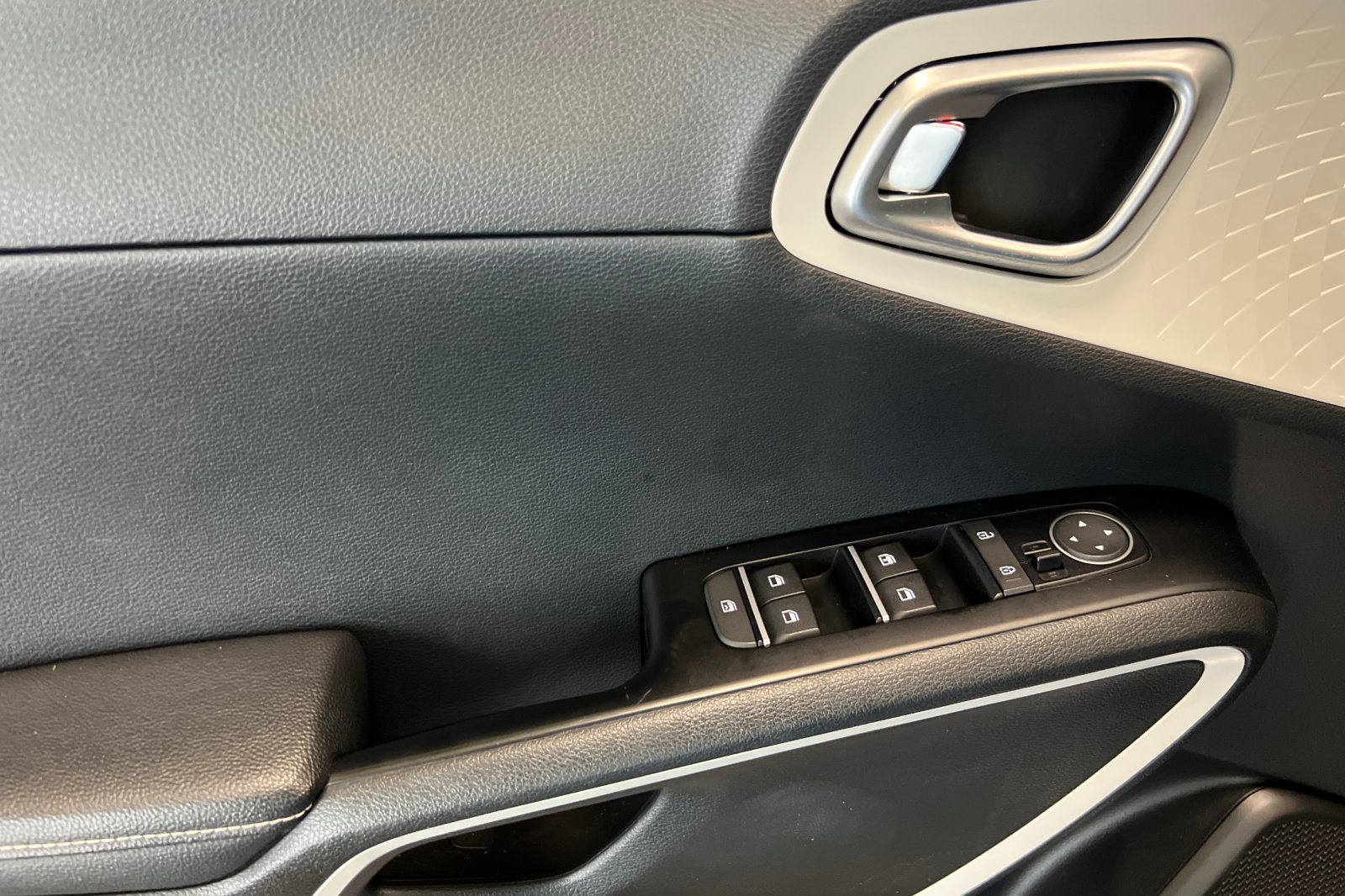 2023 Kia Soul GT-Line photo 10