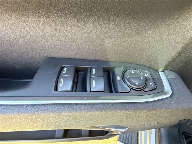 2025 Chevrolet Silverado 1500 LT photo 15