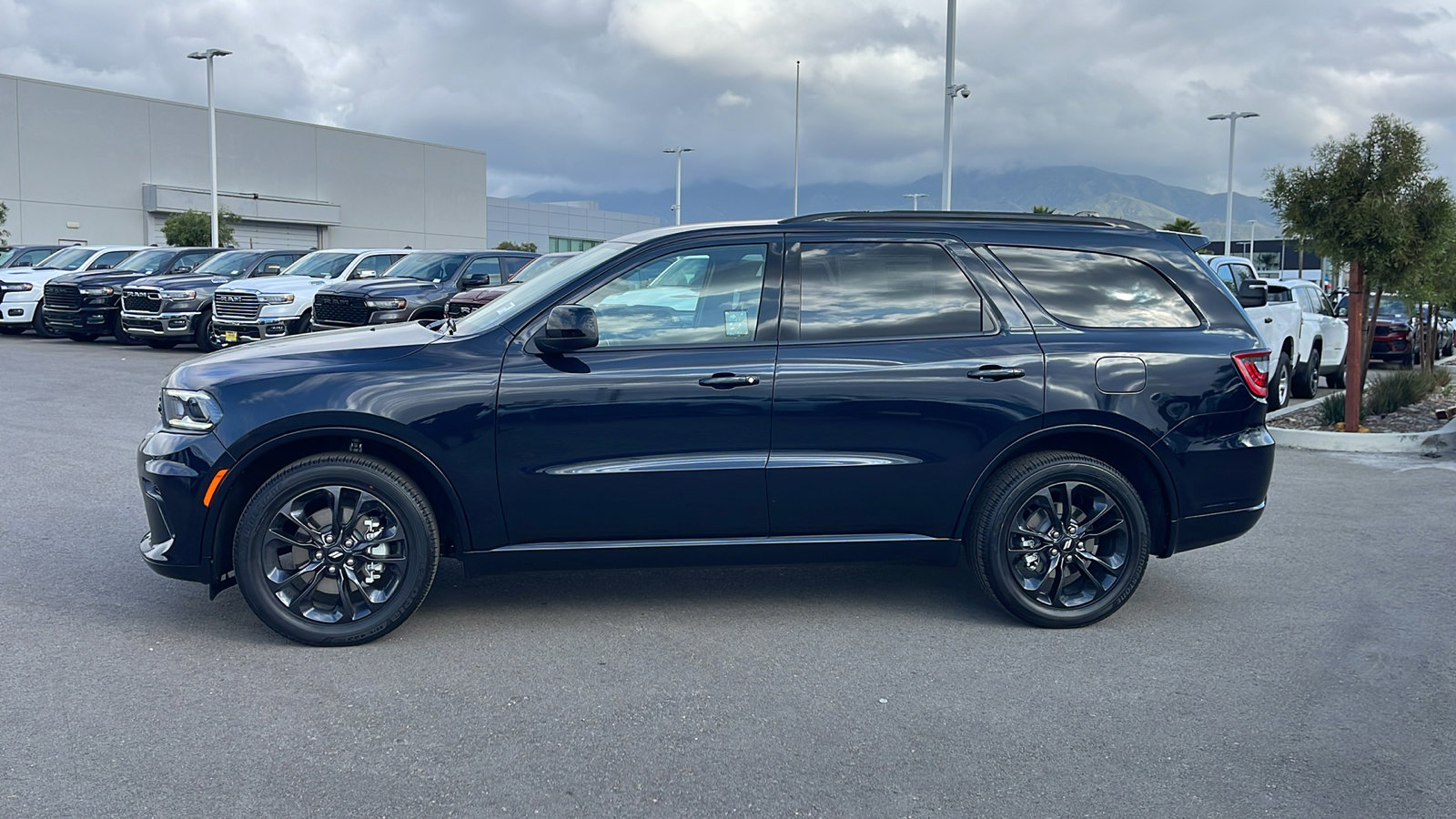 2025 Dodge Durango GT photo 2