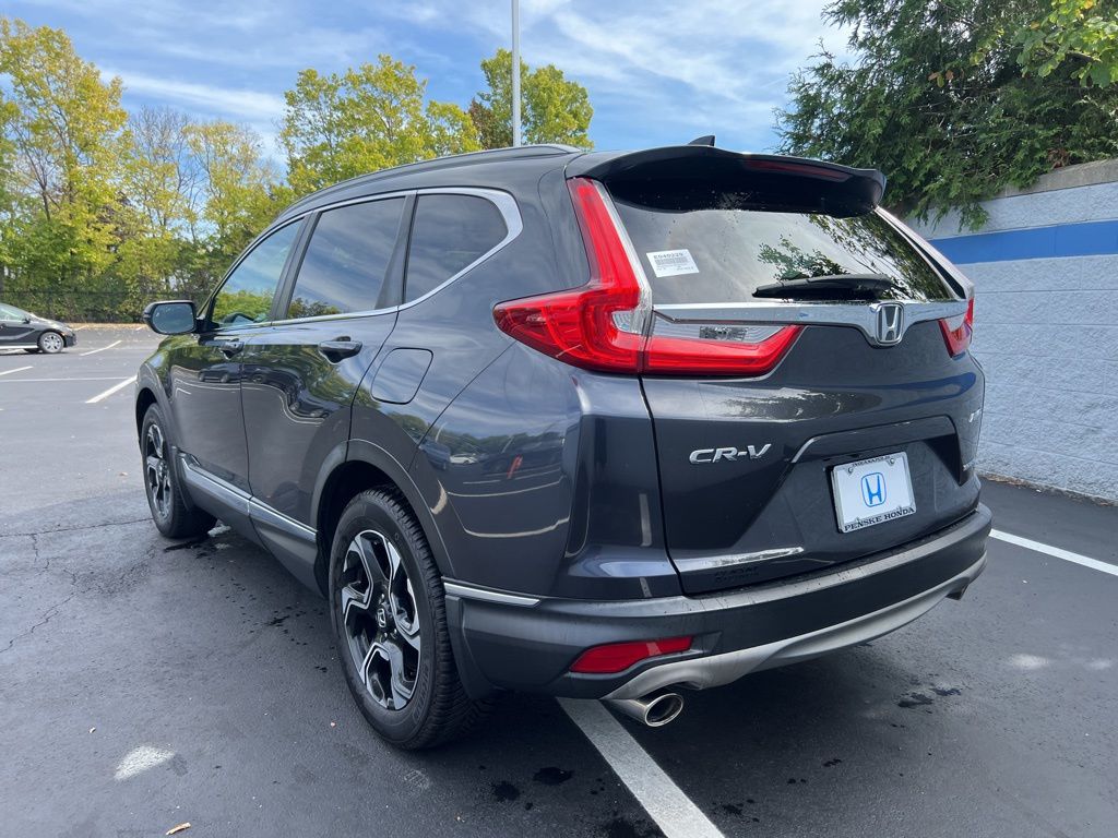 2018 Honda CR-V Touring photo 3